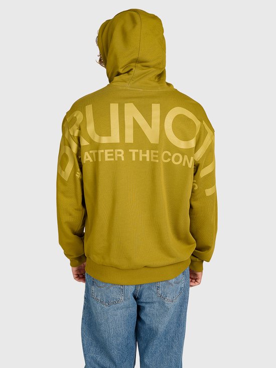 Achterkant van een olijfgroene Brunotti hoodie met een grote merkopdruk en tekst op de rug.