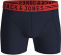 Donkerblauwe boxershorts van Jack & Jones met een rode tailleband met logo.