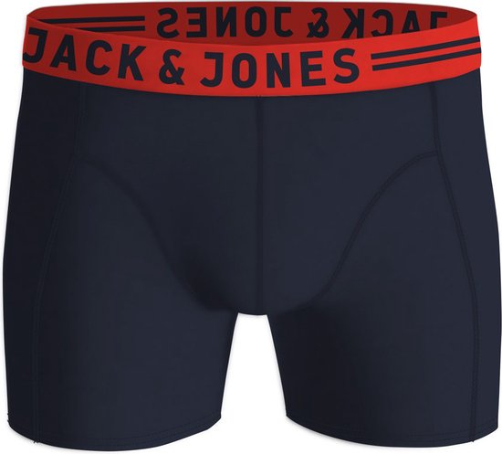 Donkerblauwe boxershorts van Jack & Jones met een rode tailleband met logo.