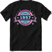 1957 Premium Quality | Feest Kado T-Shirt Heren - Dames | Licht Roze - Licht Blauw | Perfect Verjaardag Cadeau Shirt | Grappige Spreuken - Zinnen - Teksten | Maat XL