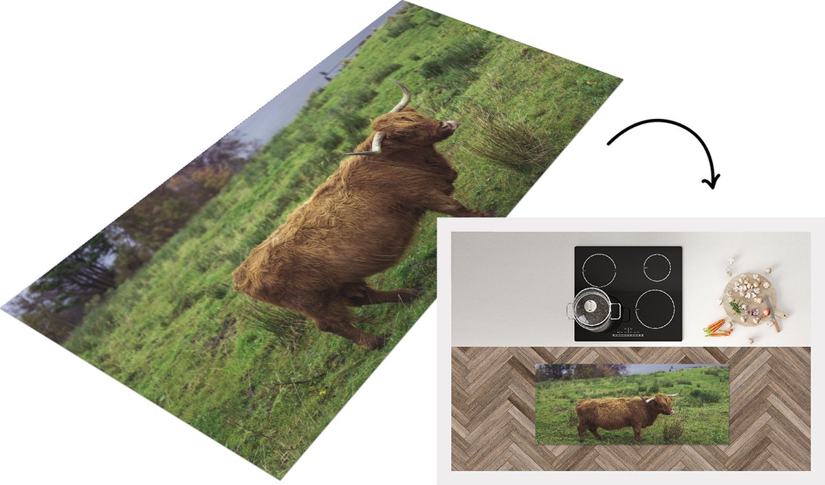 KitchenYeah Keukenloper - Loper keuken - Schotse Hooglander - Gras - Water -Dieren - 120x50 cm - Keukenloper vinyl Multicolor