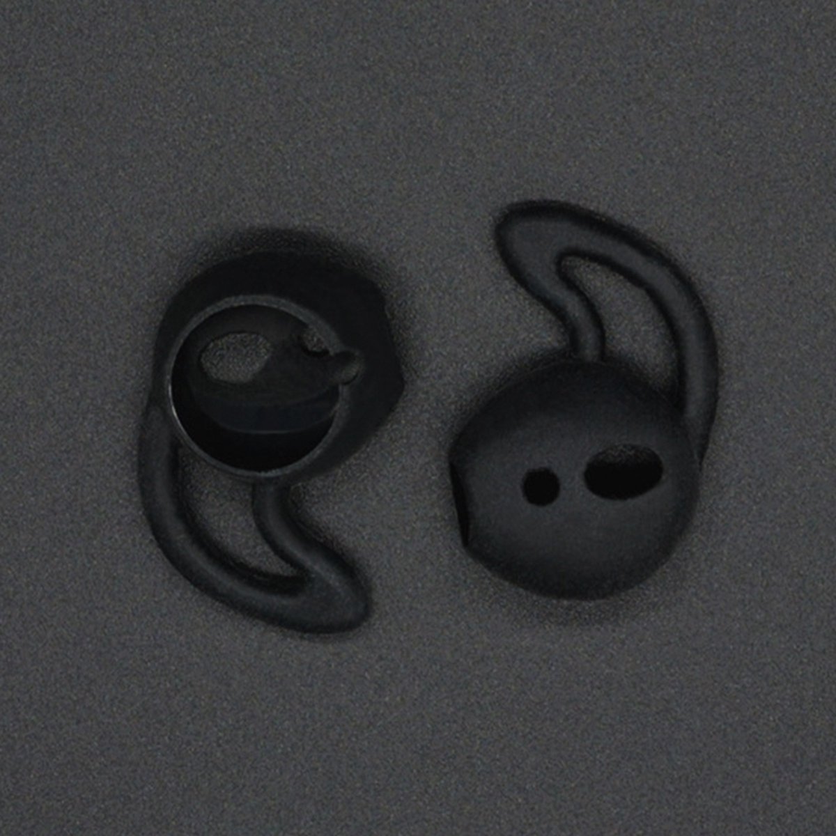 Mobigear Earbuds Hoesje geschikt voor Apple AirPods 1 Hoesje Flexibel Siliconen - Zwart