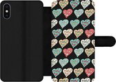 Bookcase Geschikt voor iPhone XS telefoonhoesje - Meisjes - Hart - Hartjes - Patronen - Girl - Kids - Kinderen - Meiden - Met vakjes - Wallet case met magneetsluiting