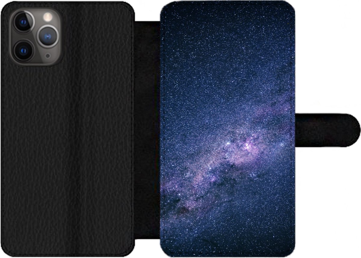 Telefoonhoesje Geschikt voor iPhone 11 Pro telefoonhoesje - Melkweg - Sterren - Ruimte - Jongens - Meisjes - Kinderen - Met vakjes - Wallet case met magneetsluiting