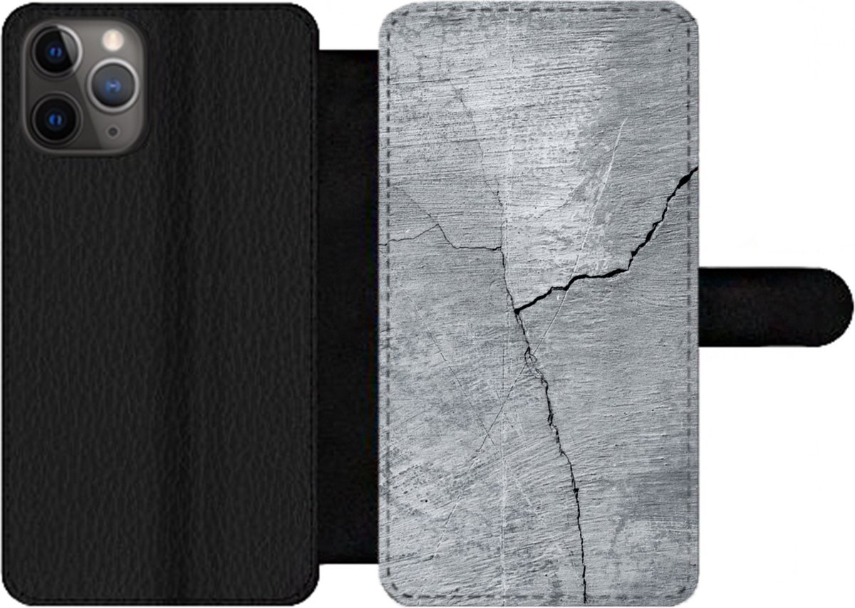 Telefoonhoesje Geschikt voor iPhone 11 Pro Max telefoonhoesje - Beton print - Grijs - Scheur - Met vakjes - Wallet case met magneetsluiting