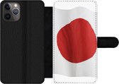 Bookcase Geschikt voor iPhone 11 Pro Max telefoonhoesje - De vlag van Japan op een witte achtergrond - Met vakjes - Wallet case met magneetsluiting