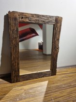 Spiegel met oude eikenhouten lijst  60cm bij 75 cm