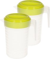 2x stuks waterkan/sapkan transparant/groen met deksel 1 liter kunststofï¿½- Smalle schenkkan die in de koelkastdeur past