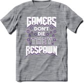 Gamers don't die T-shirt | Paars | Gaming kleding | Grappig game verjaardag cadeau shirt Heren – Dames – Unisex | - Donker Grijs - Gemaleerd - XXL