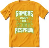 Gamers don't die T-shirt | Neon Groen | Gaming kleding | Grappig game verjaardag cadeau shirt Heren – Dames – Unisex | - Geel - S