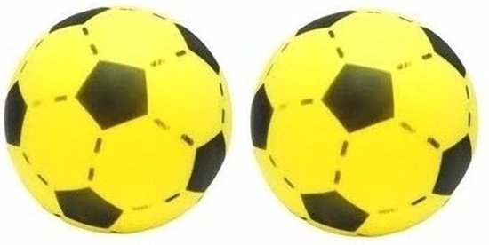 Foto: 2x foam softbal voetbal geel 20 cm zachte schuimrubberen speelgoed voetballen