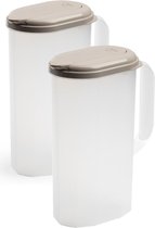 2x pichet à eau/pichet à jus transparent/taupe avec couvercle 2 litres en plastique - Pichet étroit qui tient dans la porte du réfrigérateur