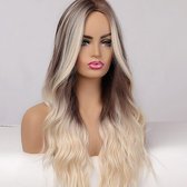 Mandy’s Pruiken Voor Dames -  Golvend Haar - 66 cm - Hittebestendig - Synthetische Haar - Glanzend En Dik - 220 g - Lichtbruin, Blond