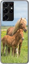 Geschikt voor Samsung Galaxy S21 Ultra hoesje - Paarden - Veulen - Berg - Siliconen Telefoonhoesje