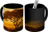 Magische Mok - Foto op Warmte Mok - Gele lucht boven het Nationaal park Serengeti in Tanzania - 350 ML - Uitdeelcadeautjes