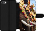 Bookcase Geschikt voor iPhone SE 2020 telefoonhoesje - Olifant - Parade - Dieren - Met vakjes - Wallet case met magneetsluiting