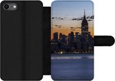 Bookcase Geschikt voor iPhone 7 telefoonhoesje - New York - Skyline - Amerika - Met vakjes - Wallet case met magneetsluiting