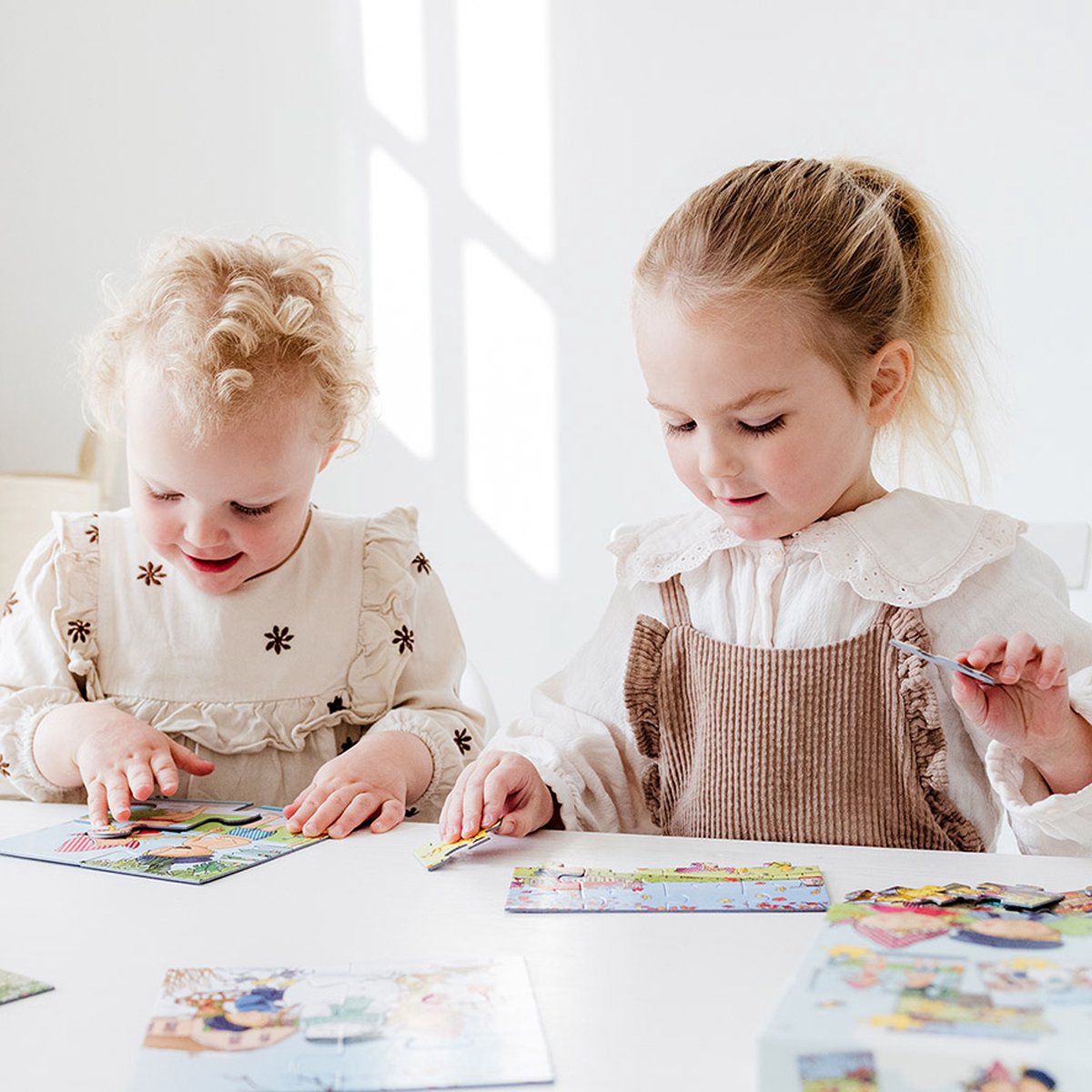 Fien & Teun puzzel 4 in 1 educatief peuter speelgoed - kinderpuzzel 4x6x9x16 stukjes leren puzzelen - cadeautip puzzel 3 jaar en ouder - Bambolino Toys — afbeelding 10