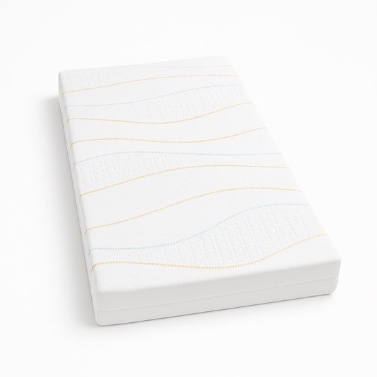 Wit matras met golvende gele en blauwe stiksels op een witte ondergrond.