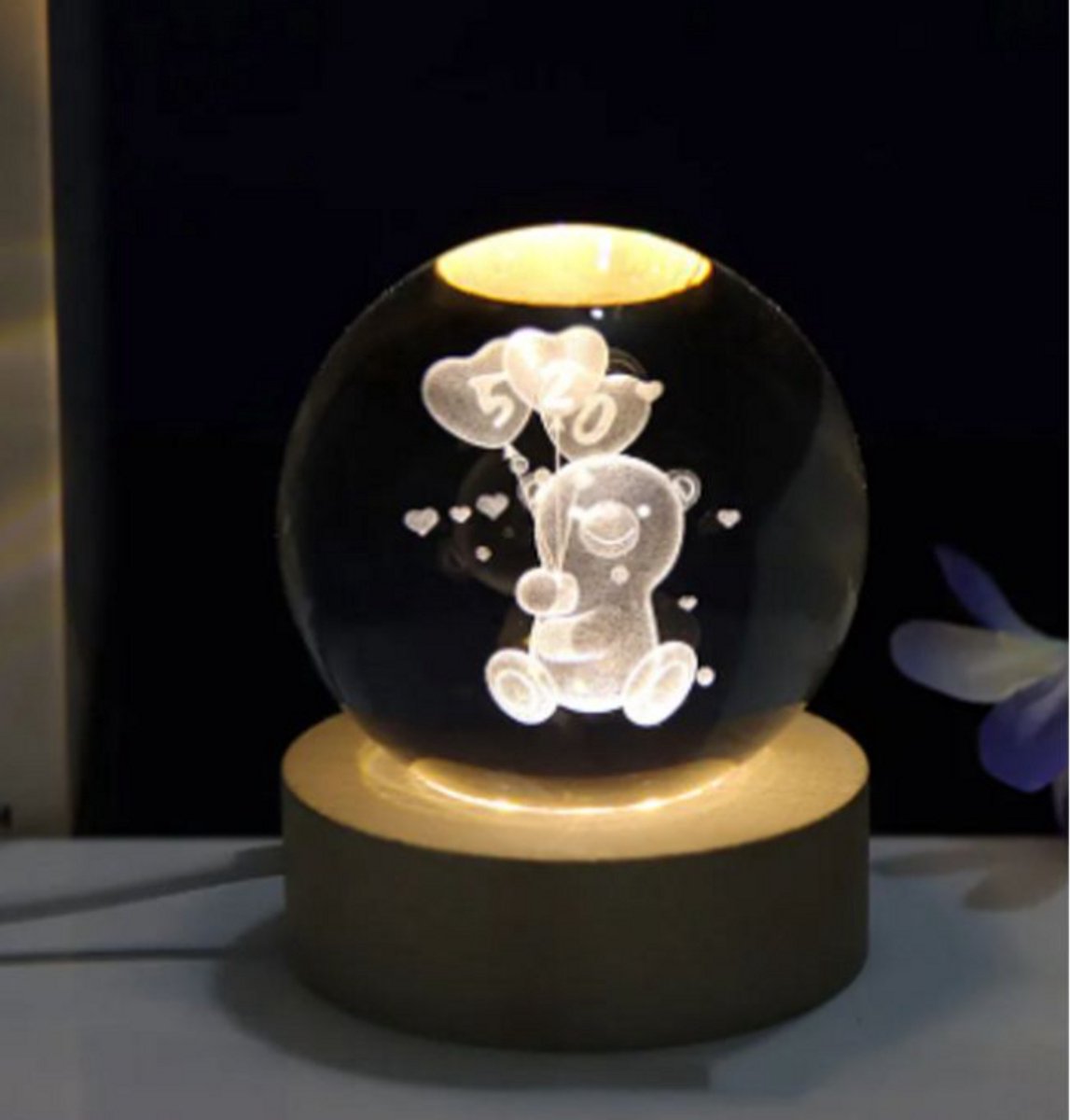 3D Kristallen Bol Nachtlampje - Schattige Beer met een Hartballon - Teddybeer Design Nachtlampje - LED Glazen Hologram Lamp met Massief Houten Basis - Nachtlampje - Cadeau Idee - Verlichting - USB Aansluiting