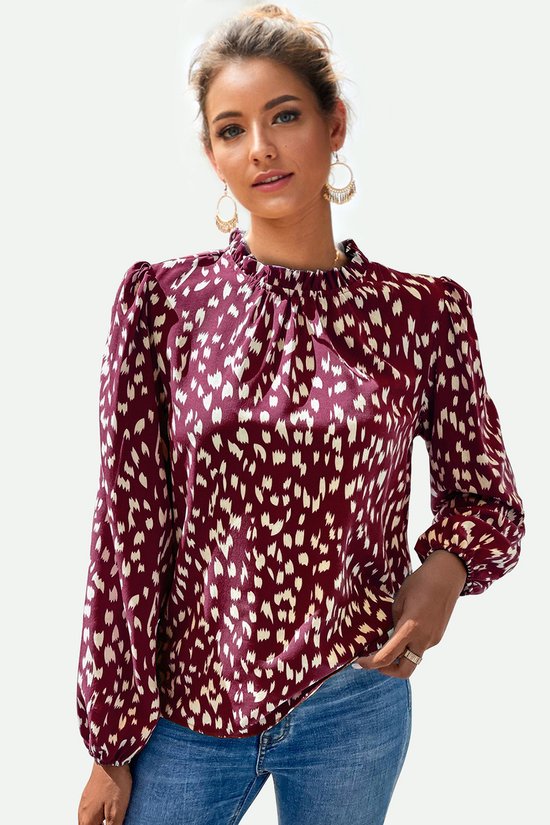 Wijnrode blouse met hoge hals, ruches en drukke dierenprint in crème.