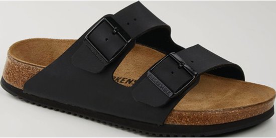 Zwarte Birkenstock Arizona sandalen met twee gespen en kurken voetbed.