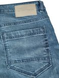 Achterzak en label 'TOM TAILOR' van een lichtblauwe jeans.