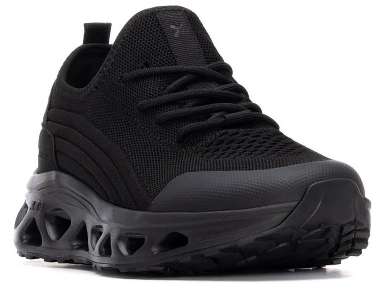 XTI 144541 Trainer - ZWART