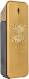 Gouden Paco Rabanne 1 Million Parfum fles met een donkergrijs glazen zijkant.