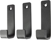 Drie zwarte, metalen jashaken met bevestigingsgaten.