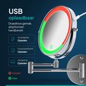 Mirlux spiegel met rode indicatie voor opladen en groene indicatie voor 'klaar'.
