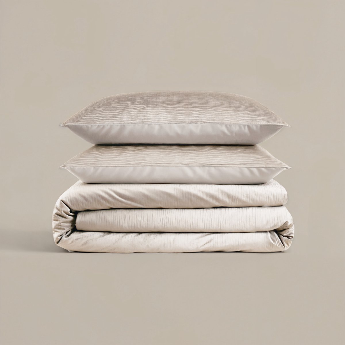 Sleeptime Velvet Cartier Dekbedovertrek - 240X200/220 + 2 x kussenslopen 60x70 - Creme Cartier Creme