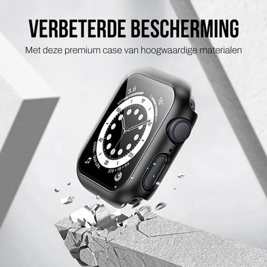 Zwarte smartwatch case op gebroken betonnen blokken, wat verbeterde bescherming impliceert. "Verbeterde bescherming" is leesbaar.