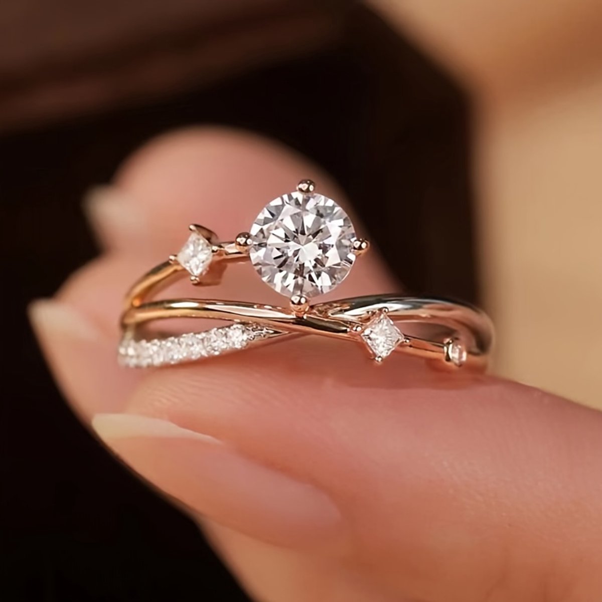 Sjika - Gold plated verstelbare ring met zirkonia – Luxe damesring – Elegant & tijdloos design – One size – Perfect cadeau voor haar