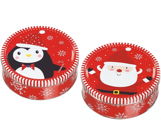 Twee rode kerst-koekjestrommels met pinguïn- en Kerstman-ontwerpen, beide voorzien van een sneeuwvlokpatroon.