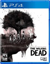 PlayStation 4 game 'The Walking Dead The Telltale Definitive Series'. Een boomhut op een kruin van een boom, met een groep kinderen die eronder doorlopen. ESRB 'M' rating.