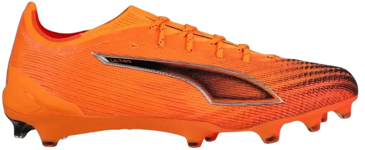 Puma Ultra 6 Ultimate FG voetbalschoenen in feloranje met technisch mesh bovenwerk, maat EU 41.