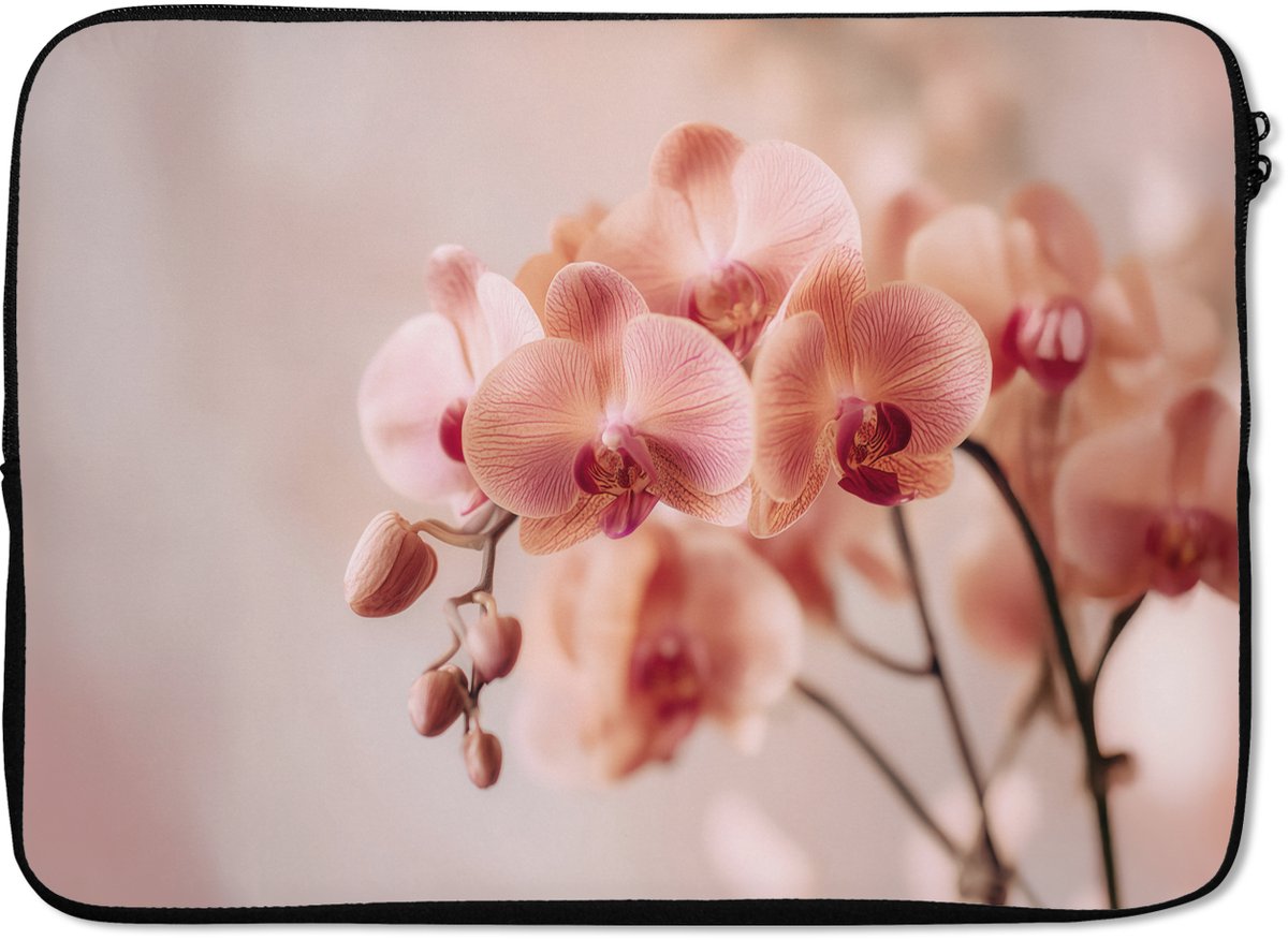 Laptophoes 13 inch - Orchidee - Bloemen - Roze - Bloemblaadjes - Laptop sleeve - Binnenmaat 32x22,5 cm - Zwarte achterkant