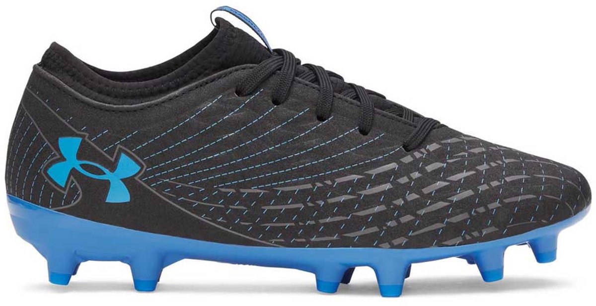 Zwarte Under Armour Magnetico Select 5 FG voetbalschoenen EU 38 met blauwe details en conische noppen.