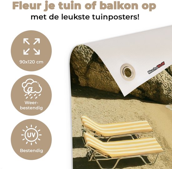 Tuinposter 90x120 cm - Tuindecoratie Strandbedden - Zee - Stenen - Baai - Poster voor in de tuin - Buiten decoratie - Schutting tuinschilderij - Tuindoek muurdecoratie - Wanddecoratie balkondoek