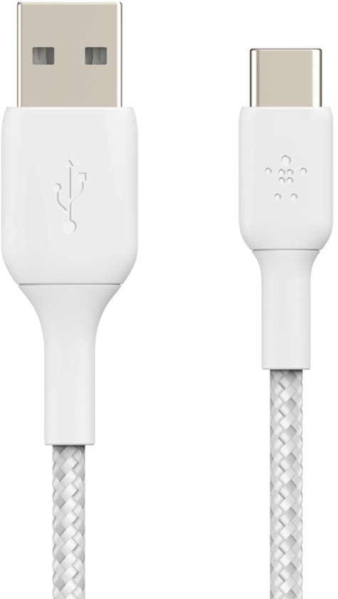 Witte gevlochten USB-A naar USB-C kabel met Belkin logo op de connector.