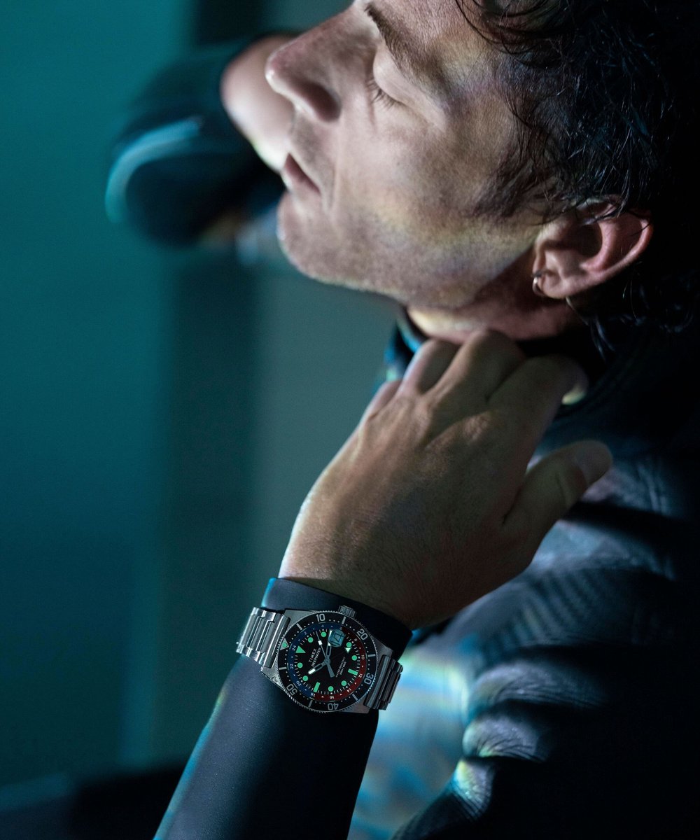 Timex Deepwater Reef 200 Gmt Kwarts Analoog Horloge Zilveren Toon Case: 100% Stainless Steel | Armband: 100% Stainless Steel 41 mm TW2W95300AJ