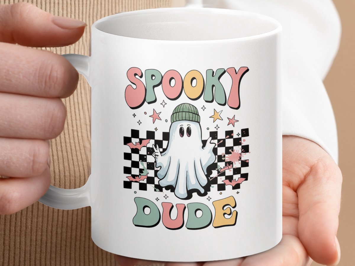 Mok Spooky Dude Ghost, Halloween Mug, Retro Beanie Ghost, Checkerboard Mug, Funny Halloween Gift, Spooky Season, Trendy Mug, Ghost Mug