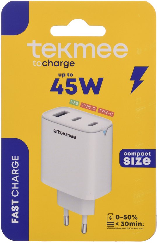 Witte Tekmee GaN oplader in gele verpakking met 'up to 45W fast charge' en 2x USB-C, 1x USB-A poorten.