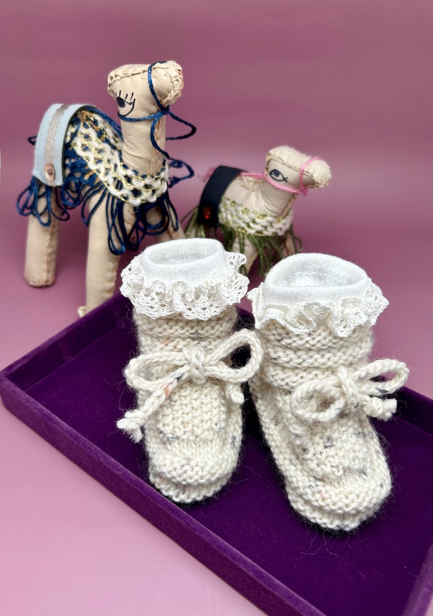 Baby slofjes - handgemaakte baby slofjes - slofjes - baby sokjes - baby schoentjes - babyslofjes - sloffen - wol - wollen slofjes - baby kleding meisjes - baby kleding jongens - wollen slofjes - baby accessoires - babykleding