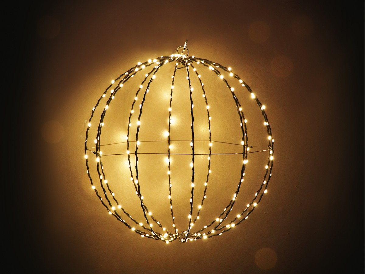 by Mooss - Kerstverlichting - Bal - Ø 40 cm - 192 led - Warm Wit - Batterijen - Timer - Buitenverlichting - Decoratieve Verlichting - Ophangbaar