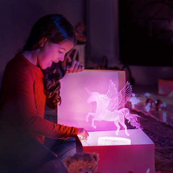 Daity 3D illusie lamp eenhoorn, 3D vliegende eenhoorn nachtlampje, afstandsbediening bureaulamp, visueel licht, 16 soorten veranderlijke kleuren, verjaardagscadeau nachtlampje, geschikt voor meisjes kinderen huisdecoratie van Daity — afbeelding 3
