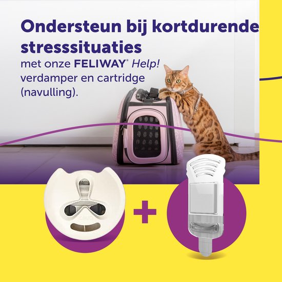 Een Bengaalse kat leunt op een roze reismand. FELIWAY Help! diffuser en cartridge. "Ondersteun bij kortdurende stresssituaties".