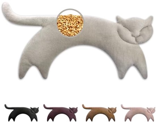 Lichtgrijs kattenkussen, met een cirkel die tarwekorrels toont. Vier kleinere kussens in zwart, paars, bruin en roze eronder.