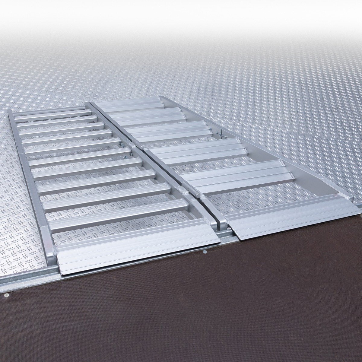 Datona® - Extra Brede Oprijplaat Met Trap - Aluminium | Max. Draagvermogen 250 kg | 180 x 90 x 6 cm